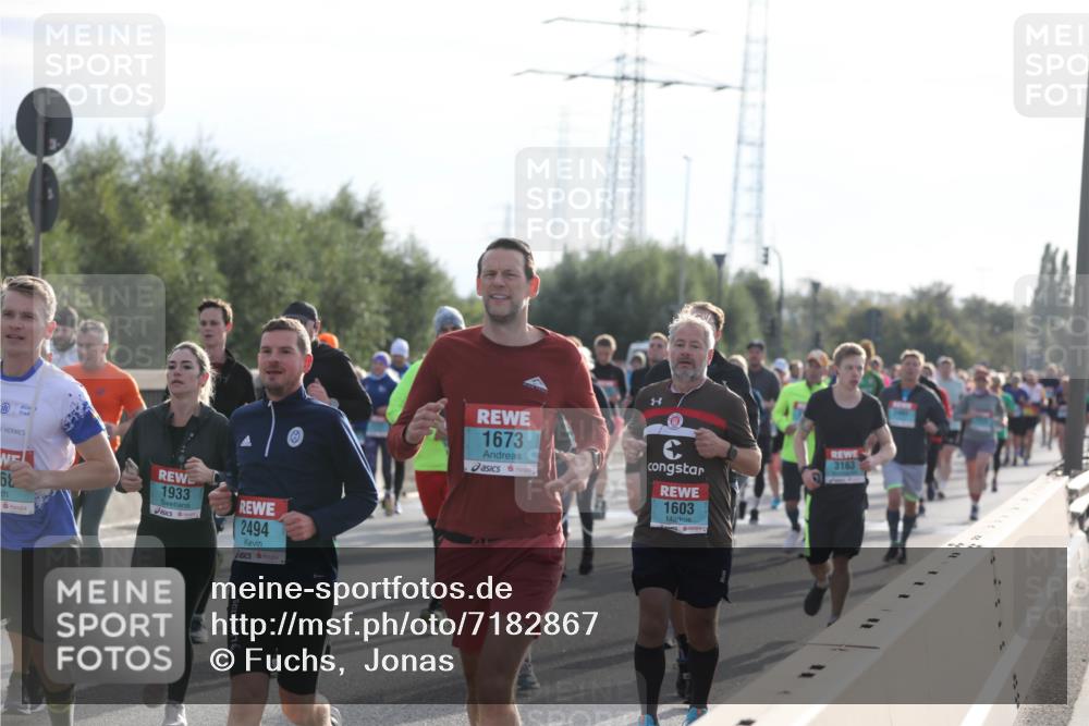 03.10.2024 - Köhlbrandbrückenlauf Fuchs,  Jonas http://msf.ph/oto/7182867 03.10.2024 09:17:42 Position 3 68, 1933, 2494, 1673, 1603, 3163 meine-sportfotos.de