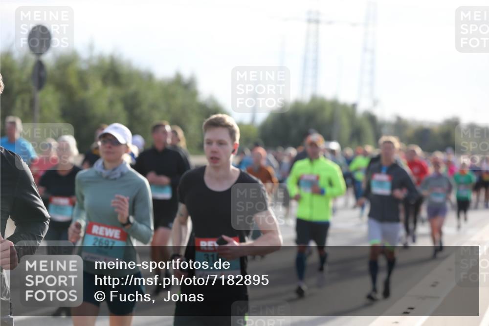 03.10.2024 - Köhlbrandbrückenlauf Fuchs,  Jonas http://msf.ph/oto/7182895 03.10.2024 09:17:45 Position 3 2697, 3165 meine-sportfotos.de