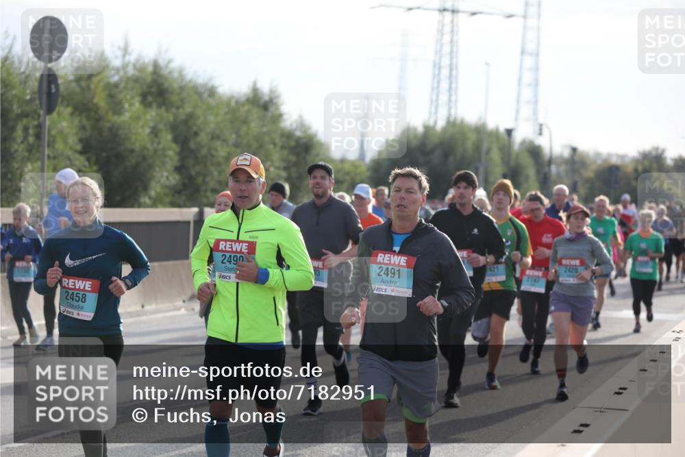 03.10.2024 - Köhlbrandbrückenlauf Fuchs,  Jonas http://msf.ph/oto/7182951 03.10.2024 09:17:47 Position 3 1732, 2458, 2490, 2491, 13, 2421, 2420, 2747, 11 meine-sportfotos.de