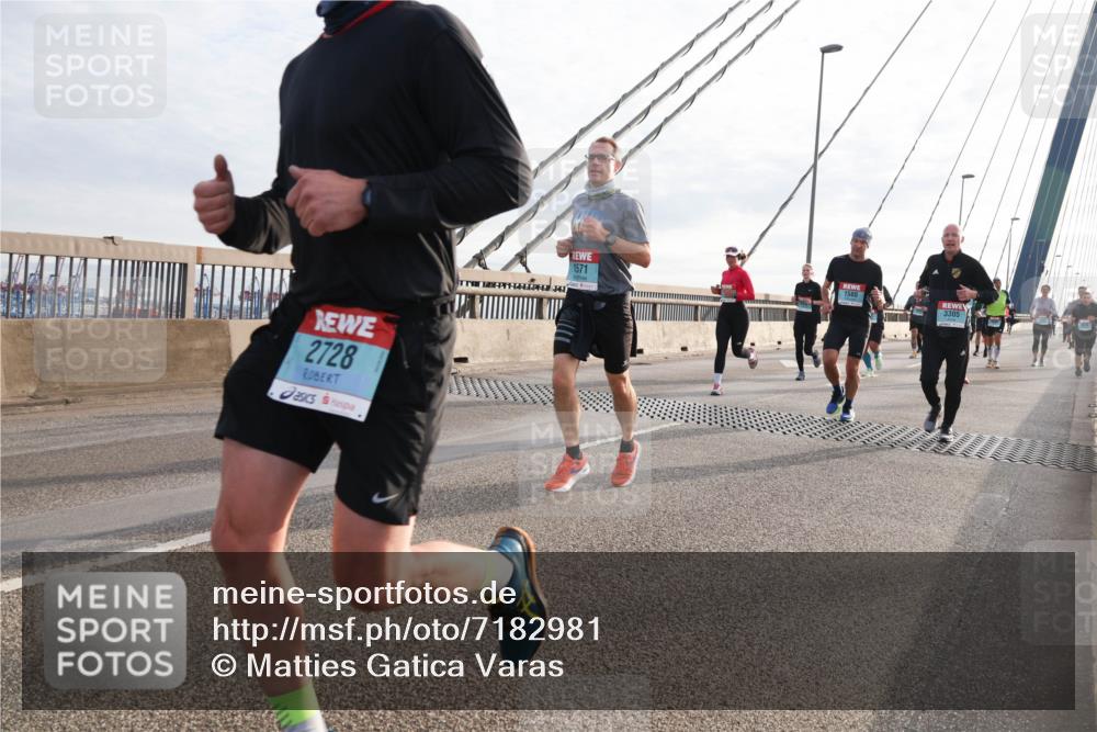 03.10.2024 - Köhlbrandbrückenlauf Matties Gatica Varas http://msf.ph/oto/7182981 03.10.2024 09:25:16 Position 2 2728, 1571, 1580, 3305 meine-sportfotos.de