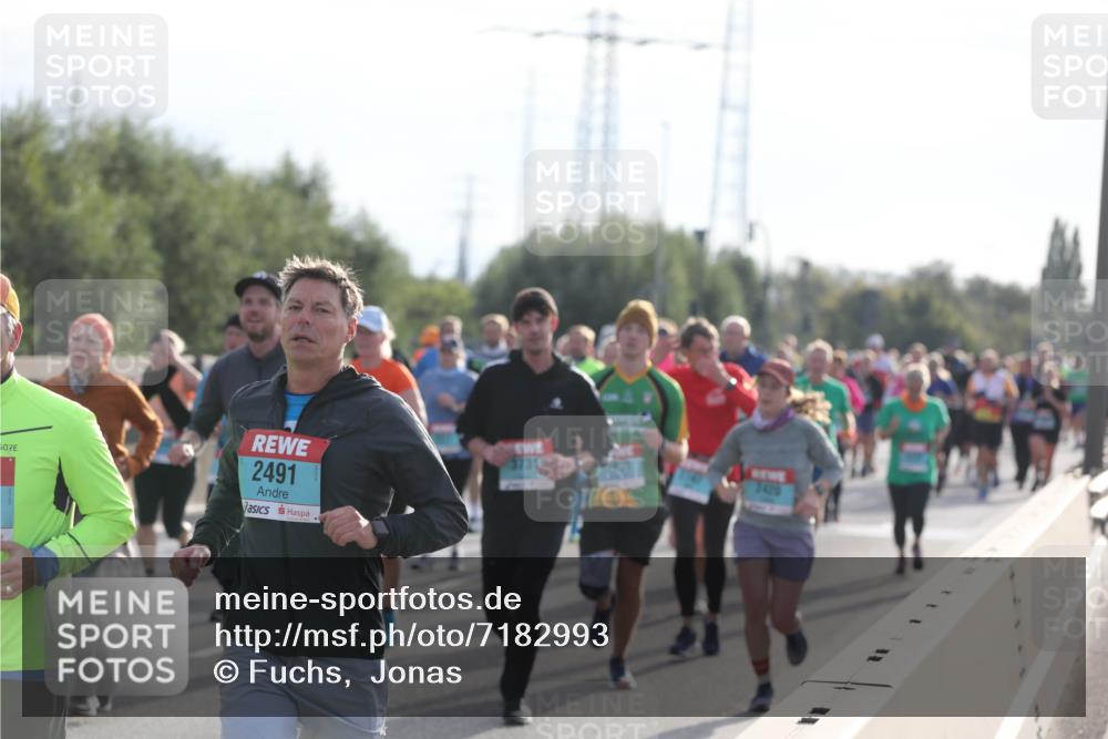 03.10.2024 - Köhlbrandbrückenlauf Fuchs,  Jonas http://msf.ph/oto/7182993 03.10.2024 09:17:48 Position 3 2491, 3731, 2420 meine-sportfotos.de