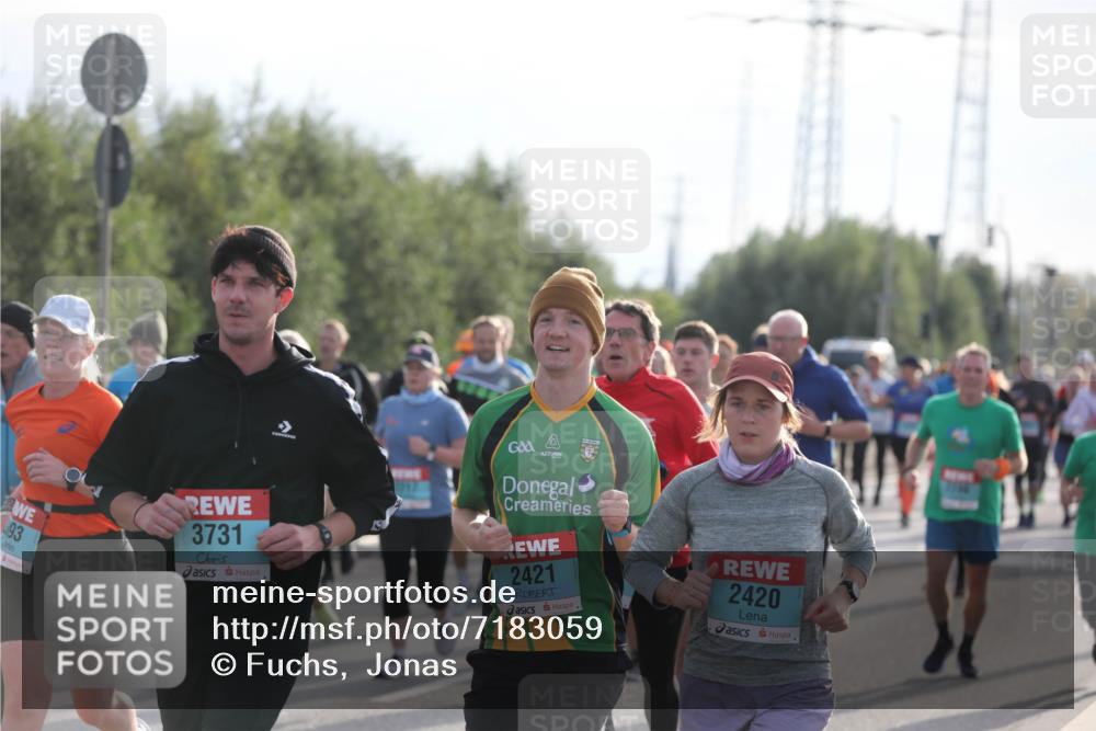 03.10.2024 - Köhlbrandbrückenlauf Fuchs,  Jonas http://msf.ph/oto/7183059 03.10.2024 09:17:50 Position 3 93, 3731, 2421, 2420 meine-sportfotos.de
