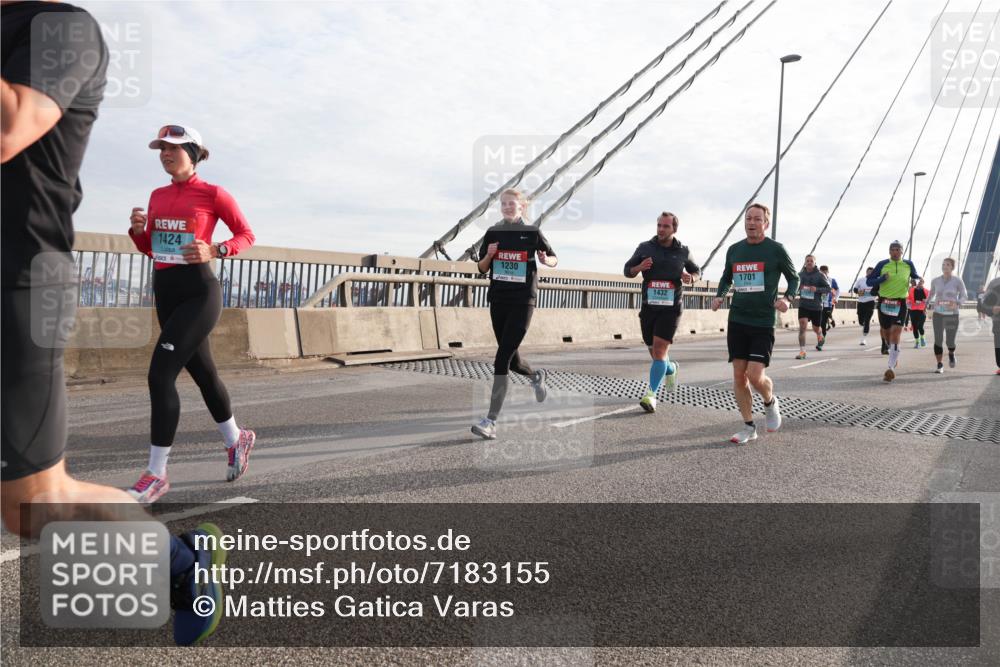 03.10.2024 - Köhlbrandbrückenlauf Matties Gatica Varas http://msf.ph/oto/7183155 03.10.2024 09:25:18 Position 2 1424, 1230, 1701, 1432 meine-sportfotos.de