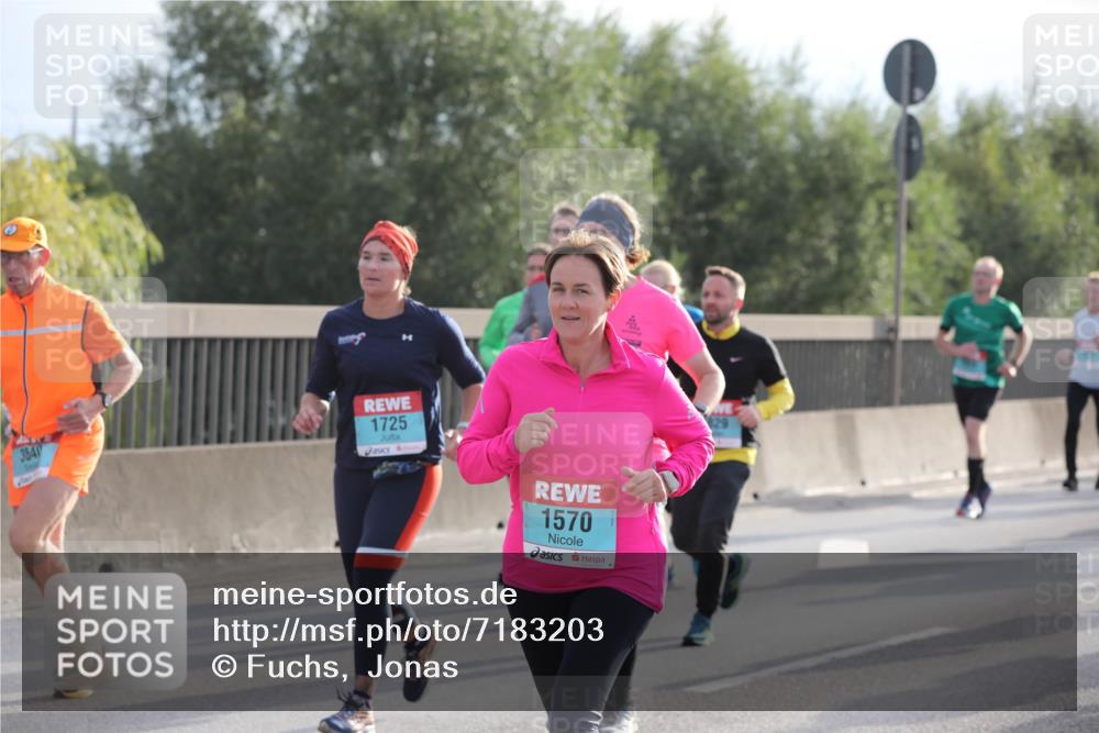 03.10.2024 - Köhlbrandbrückenlauf Fuchs,  Jonas http://msf.ph/oto/7183203 03.10.2024 09:17:57 Position 3 3641, 1725, 1570 meine-sportfotos.de