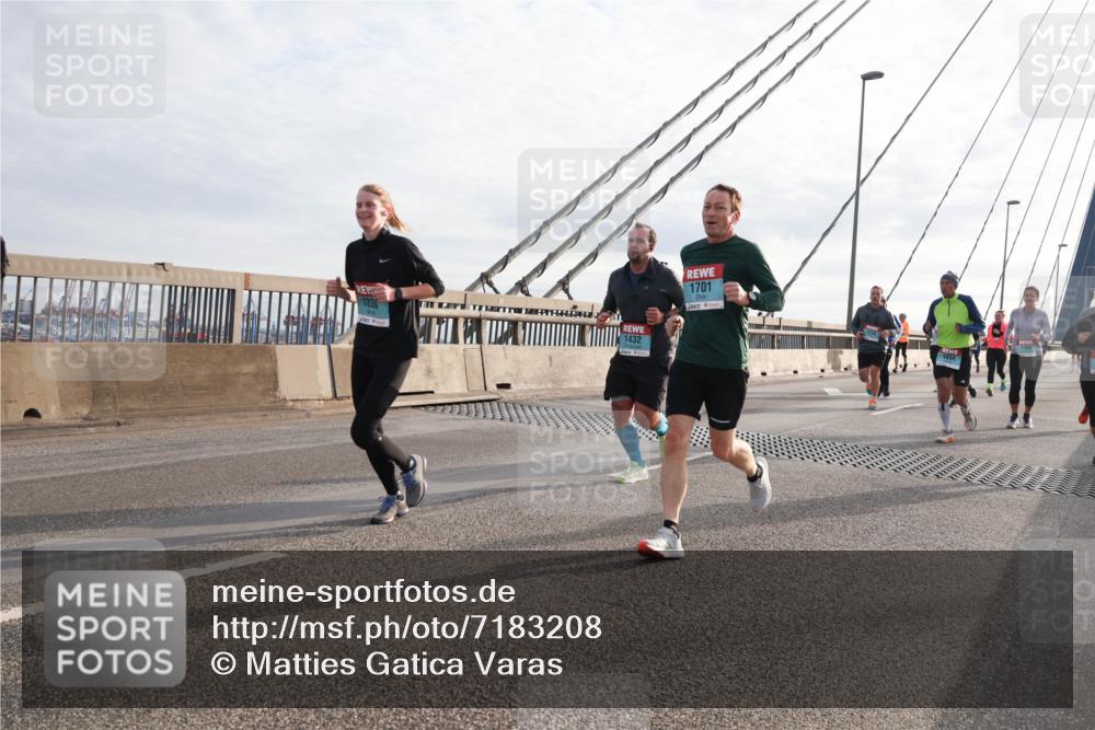 03.10.2024 - Köhlbrandbrückenlauf Matties Gatica Varas http://msf.ph/oto/7183208 03.10.2024 09:25:18 Position 2 1701, 12, 30, 1432, 1934 meine-sportfotos.de