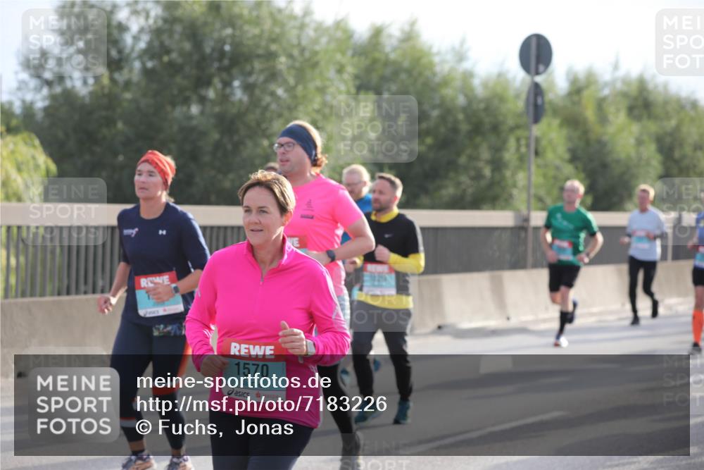 03.10.2024 - Köhlbrandbrückenlauf Fuchs,  Jonas http://msf.ph/oto/7183226 03.10.2024 09:17:58 Position 3 1570, 1829 meine-sportfotos.de