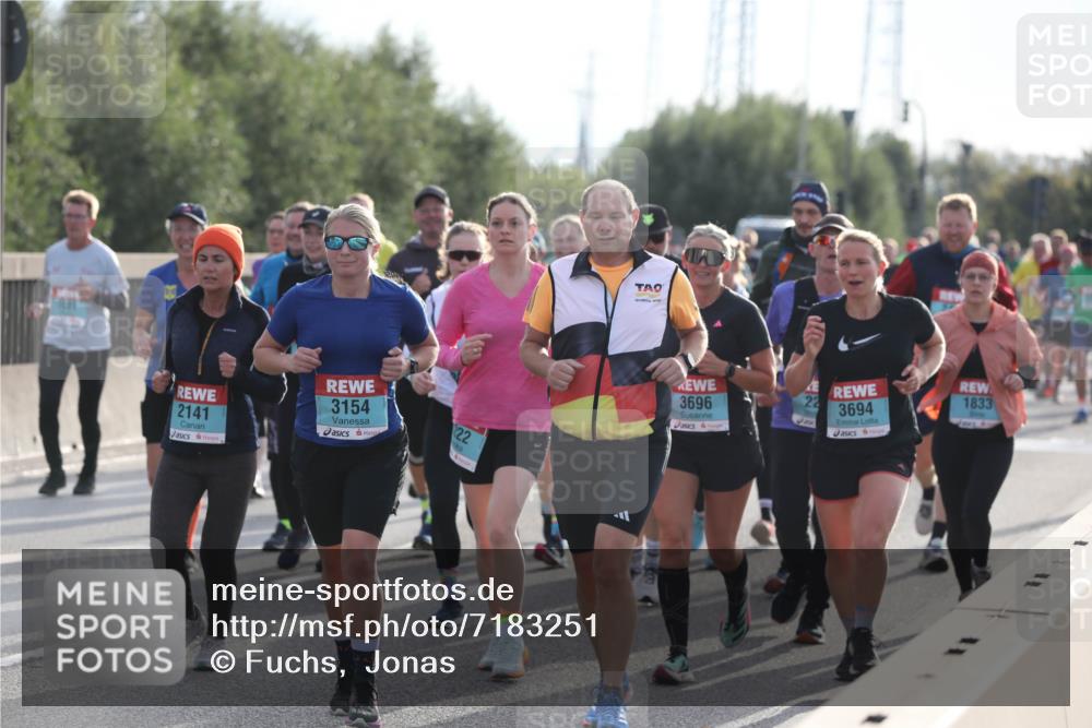 03.10.2024 - Köhlbrandbrückenlauf Fuchs,  Jonas http://msf.ph/oto/7183251 03.10.2024 09:17:59 Position 3 2141, 3154, 222, 3696, 22, 3694, 1833 meine-sportfotos.de