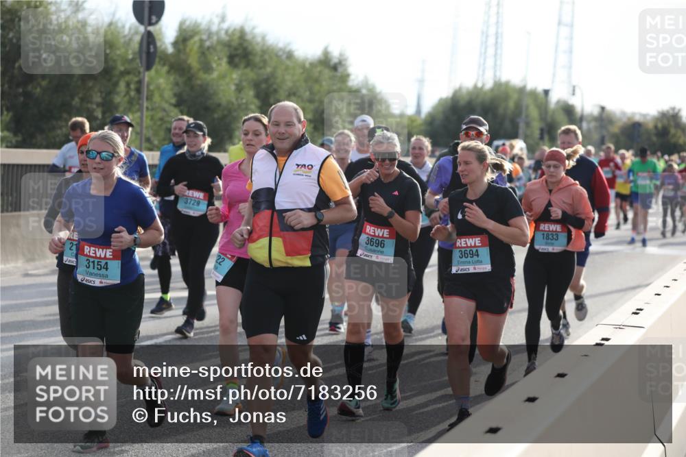 03.10.2024 - Köhlbrandbrückenlauf Fuchs,  Jonas http://msf.ph/oto/7183256 03.10.2024 09:18:00 Position 3 21, 3154, 3729, 3696, 3694, 1833 meine-sportfotos.de