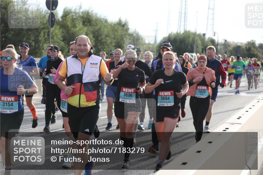 03.10.2024 - Köhlbrandbrückenlauf Fuchs,  Jonas http://msf.ph/oto/7183279 03.10.2024 09:18:00 Position 3 3154, 372, 222, 3696, 3694, 1833 meine-sportfotos.de
