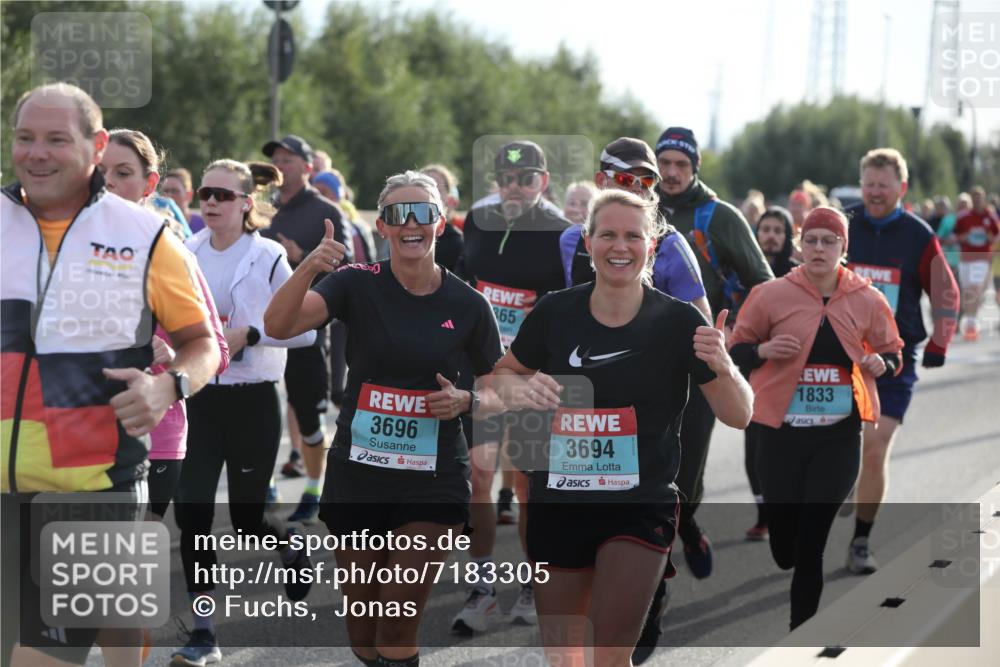 03.10.2024 - Köhlbrandbrückenlauf Fuchs,  Jonas http://msf.ph/oto/7183305 03.10.2024 09:18:01 Position 3 65, 3696, 3694, 1833 meine-sportfotos.de