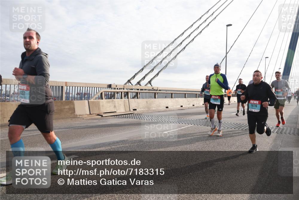 03.10.2024 - Köhlbrandbrückenlauf Matties Gatica Varas http://msf.ph/oto/7183315 03.10.2024 09:25:20 Position 2 1432, 1934, 1676, 1389 meine-sportfotos.de