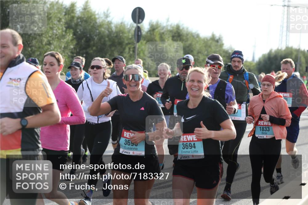 03.10.2024 - Köhlbrandbrückenlauf Fuchs,  Jonas http://msf.ph/oto/7183327 03.10.2024 09:18:01 Position 3 7740, 3696, 3694, 1833, 36 meine-sportfotos.de