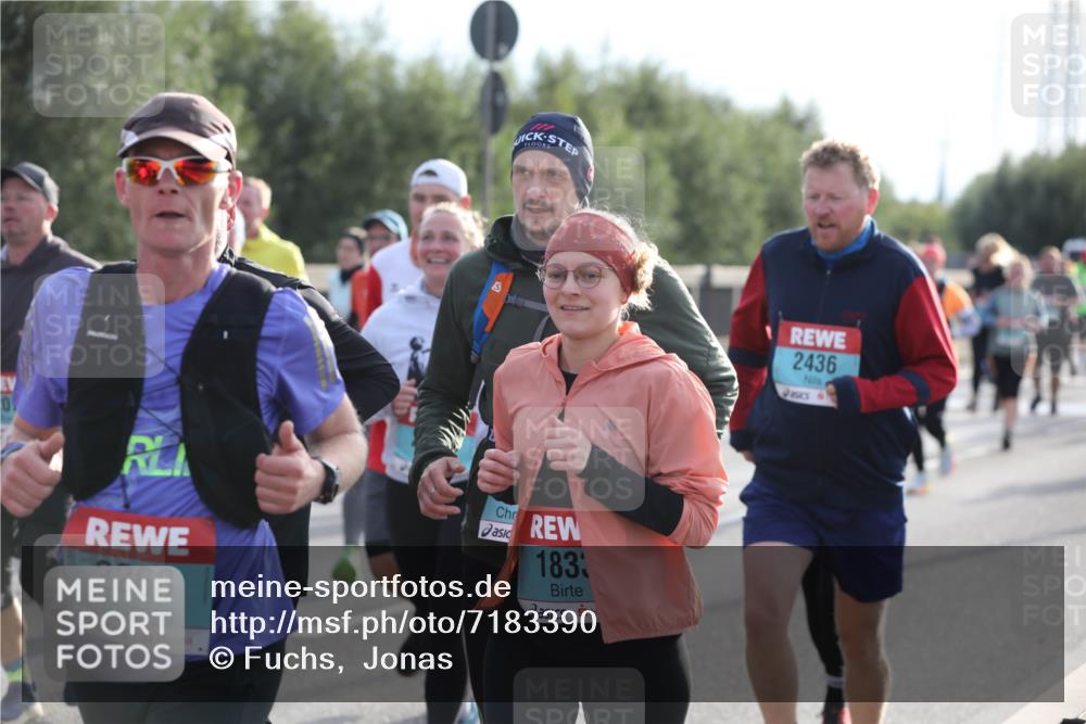 03.10.2024 - Köhlbrandbrückenlauf Fuchs,  Jonas http://msf.ph/oto/7183390 03.10.2024 09:18:03 Position 3 0, 2268, 183, 2436 meine-sportfotos.de
