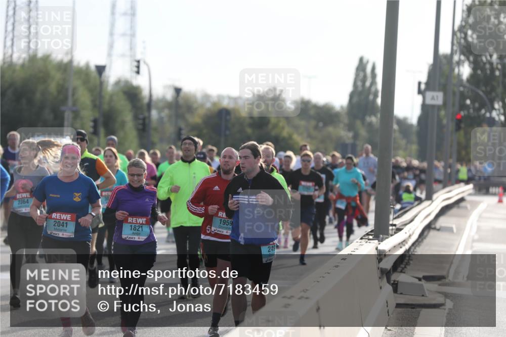 03.10.2024 - Köhlbrandbrückenlauf Fuchs,  Jonas http://msf.ph/oto/7183459 03.10.2024 09:18:07 Position 3 2364, 2041, 1821, 1959, 249, 1 meine-sportfotos.de