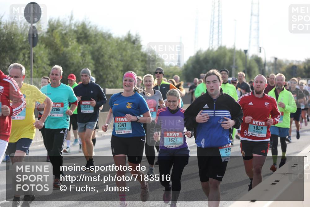 03.10.2024 - Köhlbrandbrückenlauf Fuchs,  Jonas http://msf.ph/oto/7183516 03.10.2024 09:18:11 Position 3 2265, 2363, 2041, 14, 1821, 1959, 249 meine-sportfotos.de