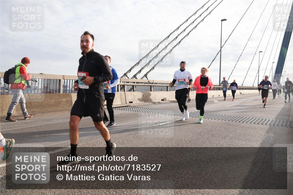 03.10.2024 - Köhlbrandbrückenlauf Matties Gatica Varas http://msf.ph/oto/7183527 03.10.2024 09:25:22 Position 2 385, 1246 meine-sportfotos.de