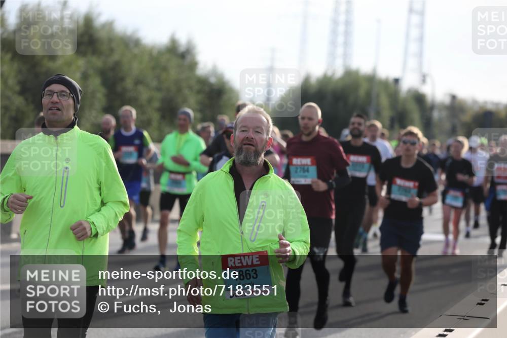 03.10.2024 - Köhlbrandbrückenlauf Fuchs,  Jonas http://msf.ph/oto/7183551 03.10.2024 09:18:14 Position 3 1863, 2764 meine-sportfotos.de