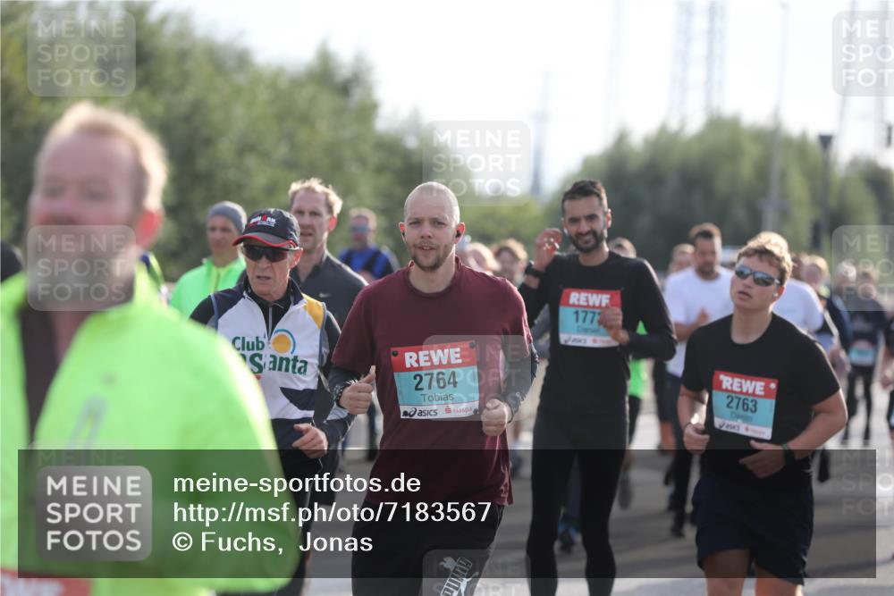 03.10.2024 - Köhlbrandbrückenlauf Fuchs,  Jonas http://msf.ph/oto/7183567 03.10.2024 09:18:15 Position 3 2764, 177, 2763 meine-sportfotos.de