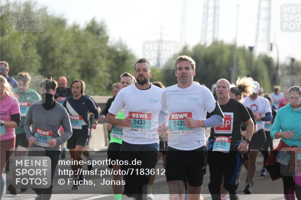 03.10.2024 - Köhlbrandbrückenlauf Fuchs,  Jonas http://msf.ph/oto/7183612 03.10.2024 09:18:18 Position 3 7744, 242, 3430, 1124, 284, 2433, 2435, 3, 2765, 2766 meine-sportfotos.de