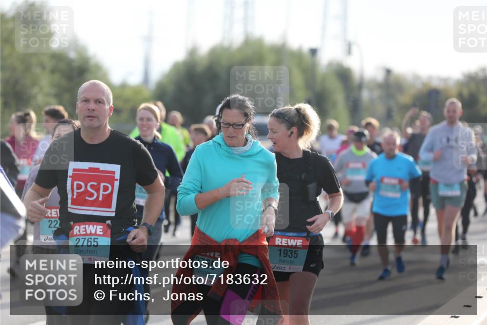03.10.2024 - Köhlbrandbrückenlauf Fuchs,  Jonas http://msf.ph/oto/7183632 03.10.2024 09:18:19 Position 3 22, 2765, 2766, 1935 meine-sportfotos.de