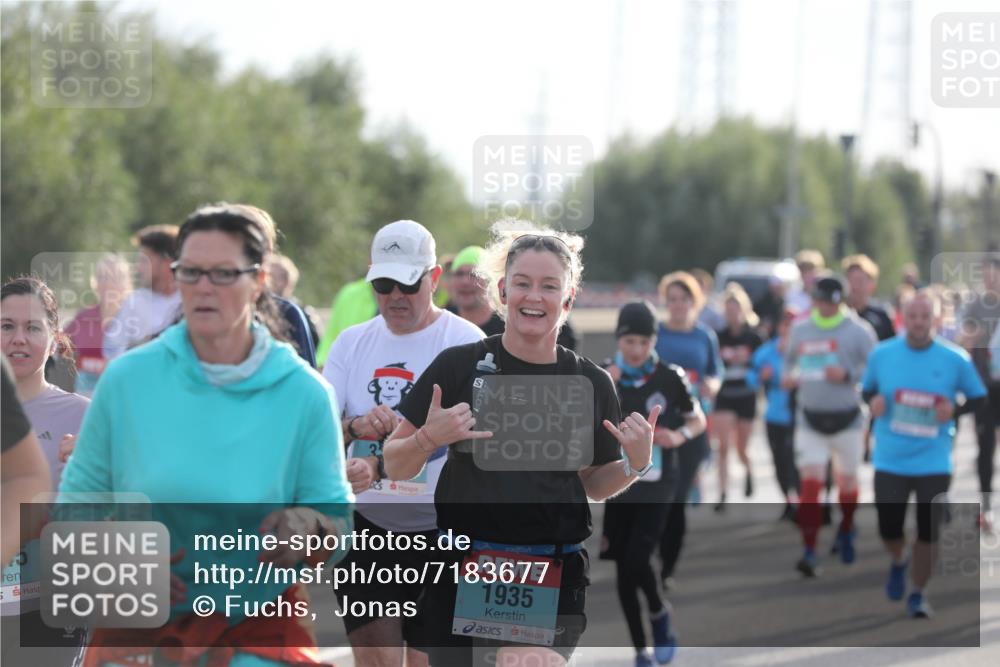 03.10.2024 - Köhlbrandbrückenlauf Fuchs,  Jonas http://msf.ph/oto/7183677 03.10.2024 09:18:21 Position 3 5, 1935 meine-sportfotos.de