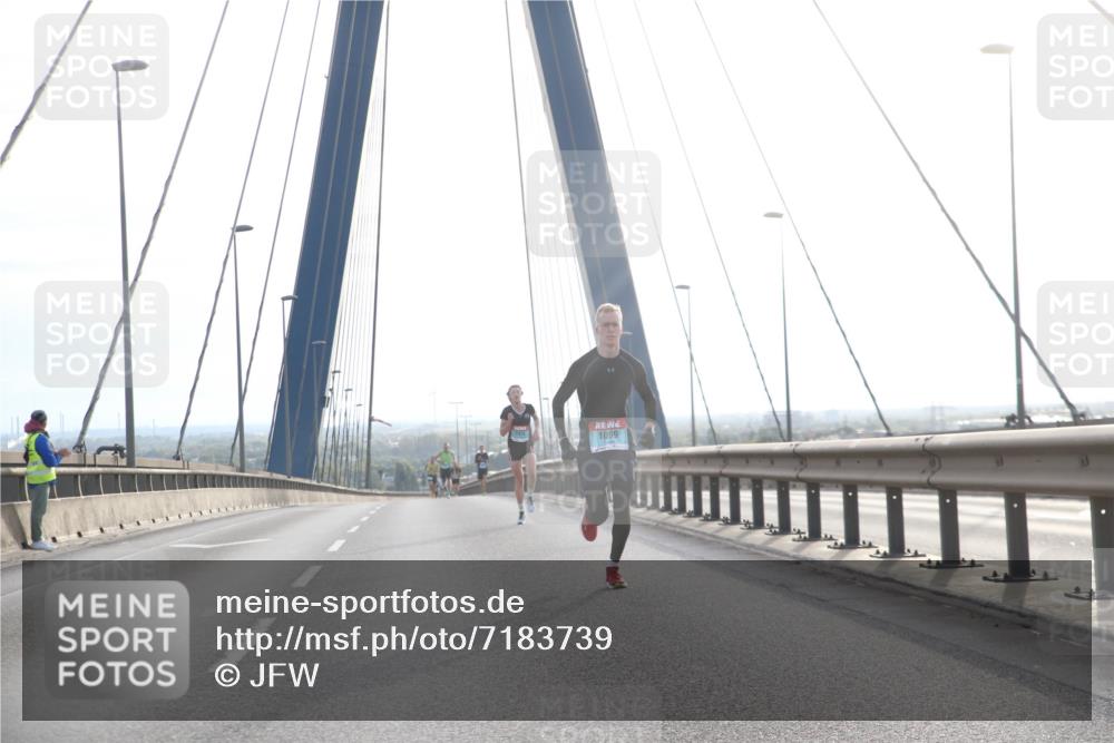 03.10.2024 - Köhlbrandbrückenlauf Jannik Wohlers http://msf.ph/oto/7183739 03.10.2024 09:17:24 Position 1 1099 meine-sportfotos.de