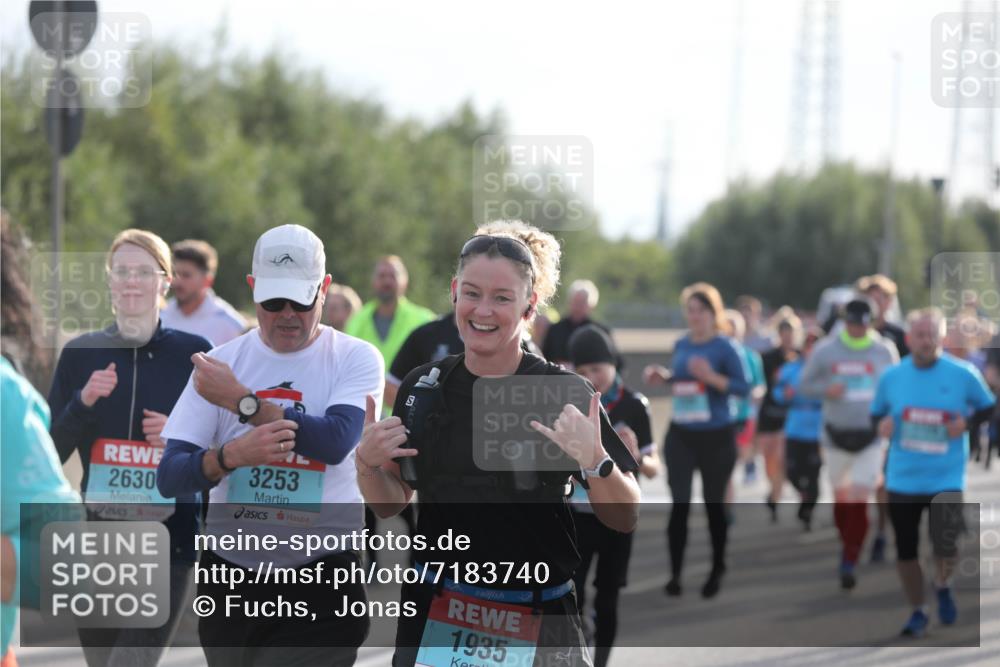 03.10.2024 - Köhlbrandbrückenlauf Fuchs,  Jonas http://msf.ph/oto/7183740 03.10.2024 09:18:22 Position 3 2630, 3253, 1935 meine-sportfotos.de