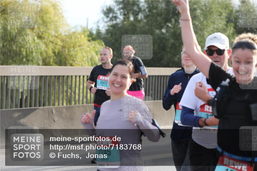 03.10.2024 - Köhlbrandbrückenlauf Fuchs,  Jonas http://msf.ph/oto/7183768 03.10.2024 09:18:23 Position 3 2512, 32, 2245 meine-sportfotos.de