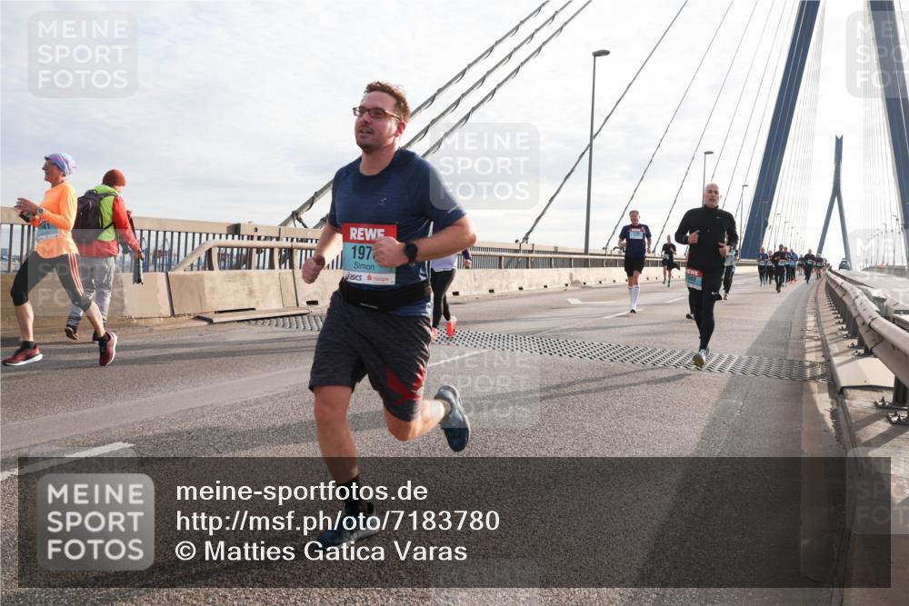 03.10.2024 - Köhlbrandbrückenlauf Matties Gatica Varas http://msf.ph/oto/7183780 03.10.2024 09:25:25 Position 2 197 meine-sportfotos.de