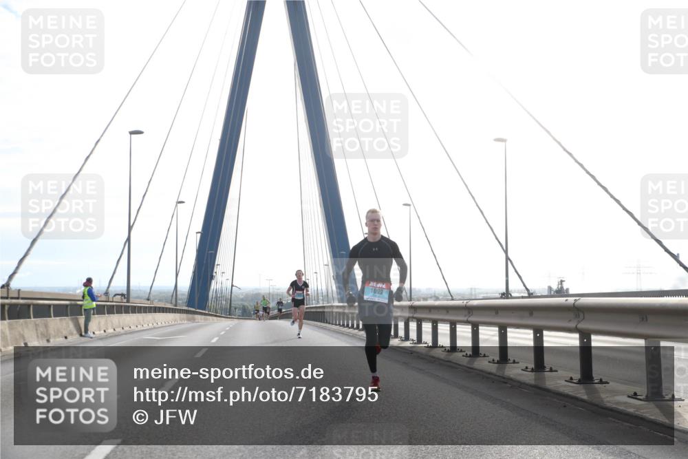 03.10.2024 - Köhlbrandbrückenlauf Jannik Wohlers http://msf.ph/oto/7183795 03.10.2024 09:17:25 Position 1 1099 meine-sportfotos.de