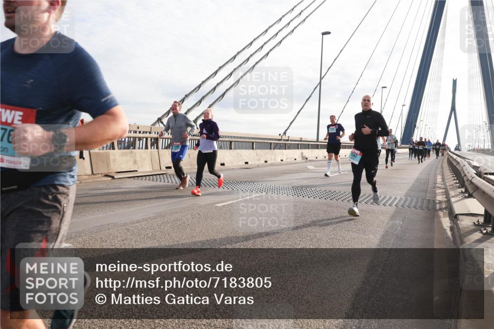 03.10.2024 - Köhlbrandbrückenlauf Matties Gatica Varas http://msf.ph/oto/7183805 03.10.2024 09:25:26 Position 2 76, 1143, 1582 meine-sportfotos.de