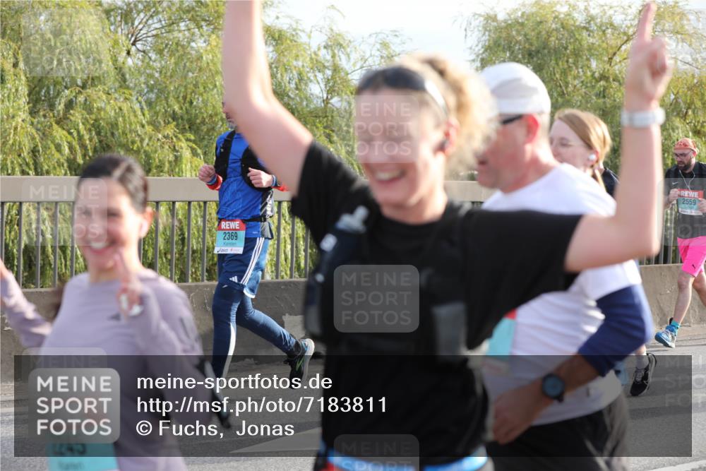 03.10.2024 - Köhlbrandbrückenlauf Fuchs,  Jonas http://msf.ph/oto/7183811 03.10.2024 09:18:24 Position 3 2245, 2369, 2559 meine-sportfotos.de