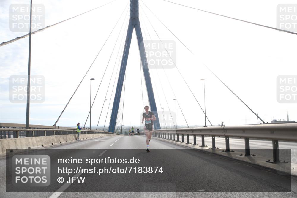 03.10.2024 - Köhlbrandbrückenlauf Jannik Wohlers http://msf.ph/oto/7183874 03.10.2024 09:17:28 Position 1  meine-sportfotos.de