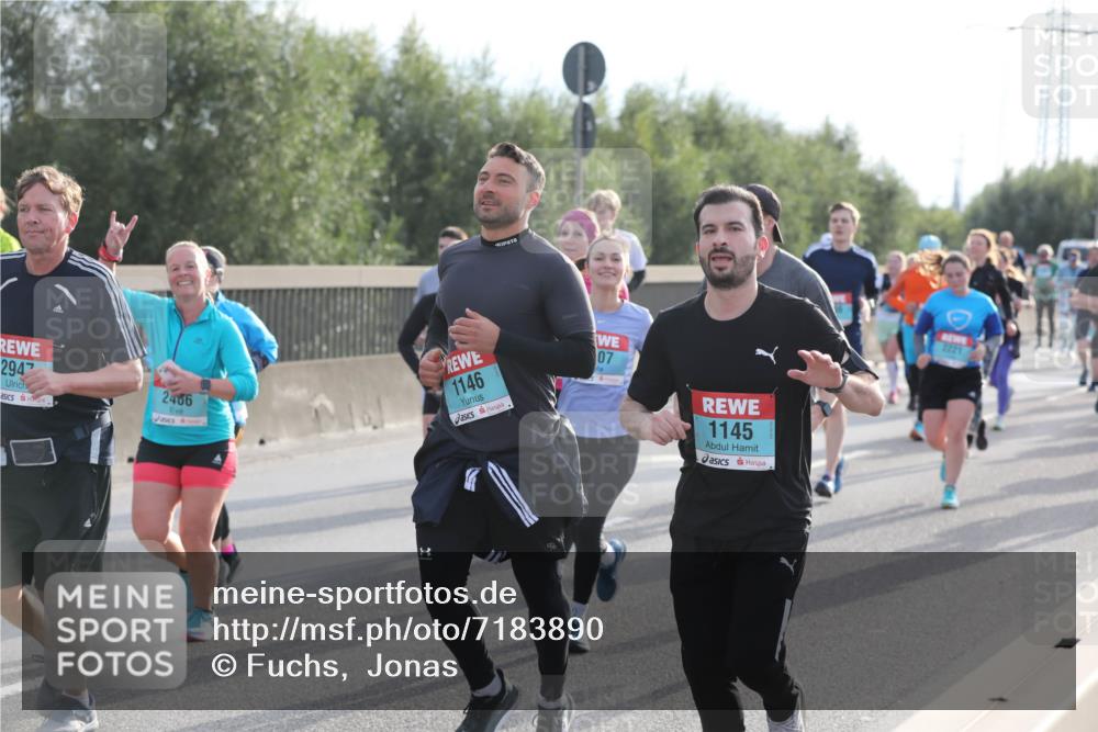 03.10.2024 - Köhlbrandbrückenlauf Fuchs,  Jonas http://msf.ph/oto/7183890 03.10.2024 09:18:29 Position 3 2947, 2406, 1146, 07, 1145, 8, 2221 meine-sportfotos.de