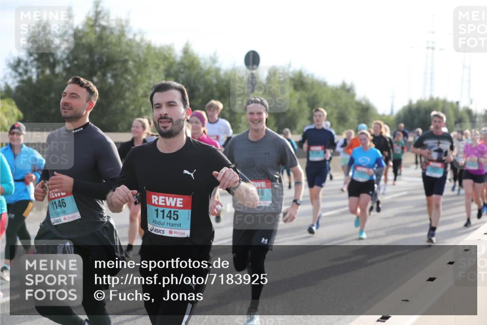 03.10.2024 - Köhlbrandbrückenlauf Fuchs,  Jonas http://msf.ph/oto/7183925 03.10.2024 09:18:30 Position 3 1146, 1145, 18 meine-sportfotos.de