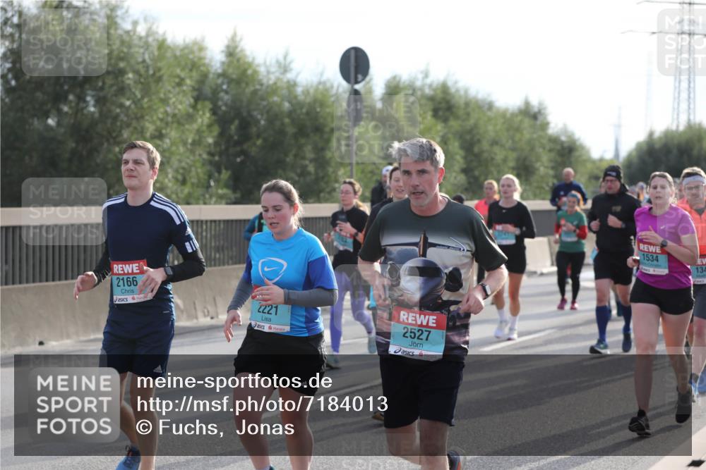 03.10.2024 - Köhlbrandbrückenlauf Fuchs,  Jonas http://msf.ph/oto/7184013 03.10.2024 09:18:32 Position 3 2166, 2221, 2527, 1534, 134 meine-sportfotos.de