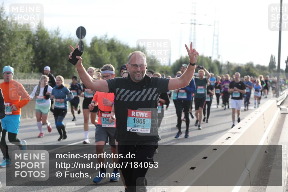 03.10.2024 - Köhlbrandbrückenlauf Fuchs,  Jonas http://msf.ph/oto/7184053 03.10.2024 09:18:34 Position 3 95, 134, 1966 meine-sportfotos.de