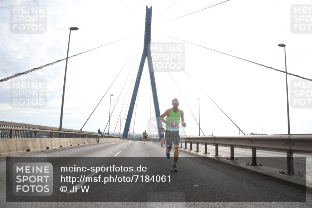03.10.2024 - Köhlbrandbrückenlauf Jannik Wohlers http://msf.ph/oto/7184061 03.10.2024 09:17:40 Position 1 1018 meine-sportfotos.de
