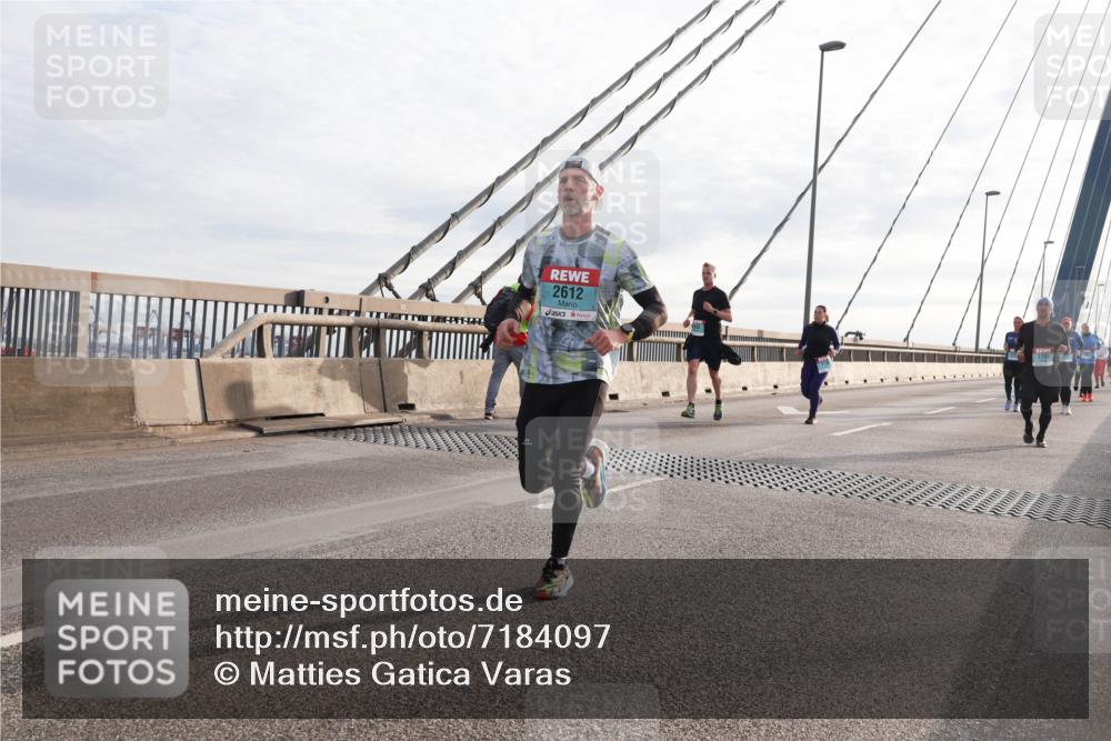 03.10.2024 - Köhlbrandbrückenlauf Matties Gatica Varas http://msf.ph/oto/7184097 03.10.2024 09:25:30 Position 2 2612, 1700 meine-sportfotos.de