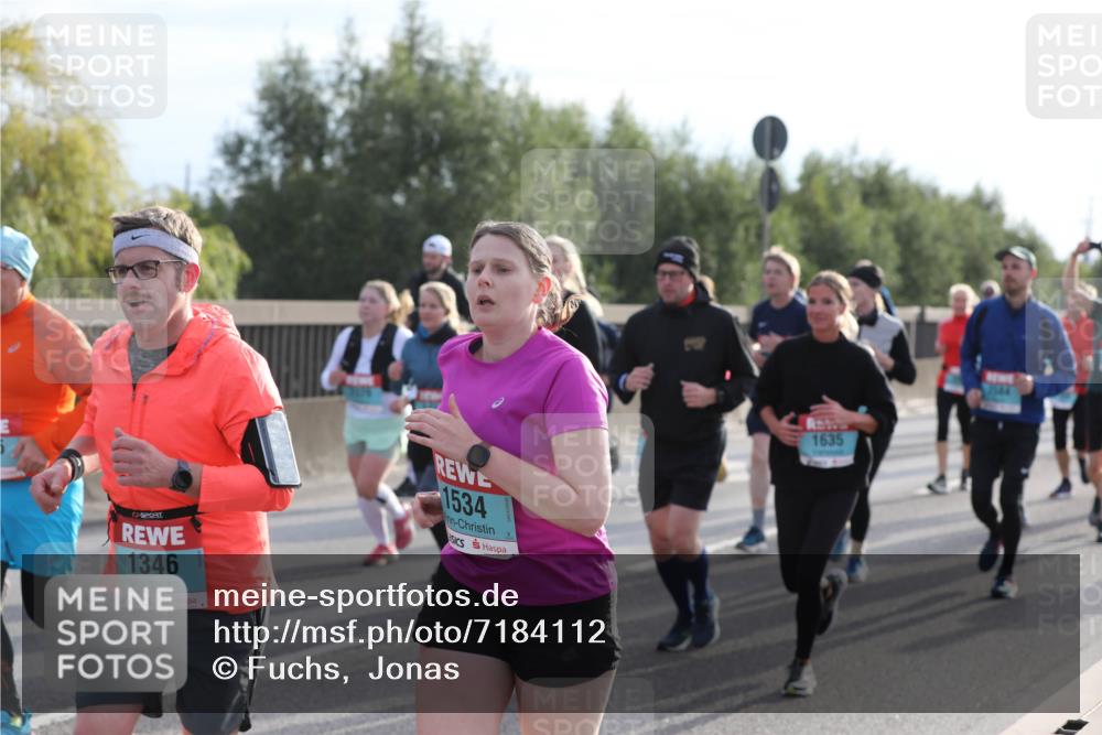 03.10.2024 - Köhlbrandbrückenlauf Fuchs,  Jonas http://msf.ph/oto/7184112 03.10.2024 09:18:36 Position 3 1346, 1534, 1635, 2544 meine-sportfotos.de