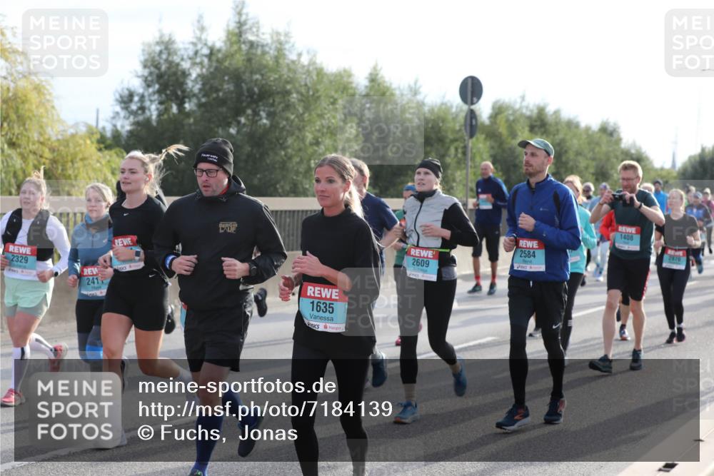 03.10.2024 - Köhlbrandbrückenlauf Fuchs,  Jonas http://msf.ph/oto/7184139 03.10.2024 09:18:36 Position 3 2329, 241, 1635, 1408, 2670, 2584, 2609 meine-sportfotos.de