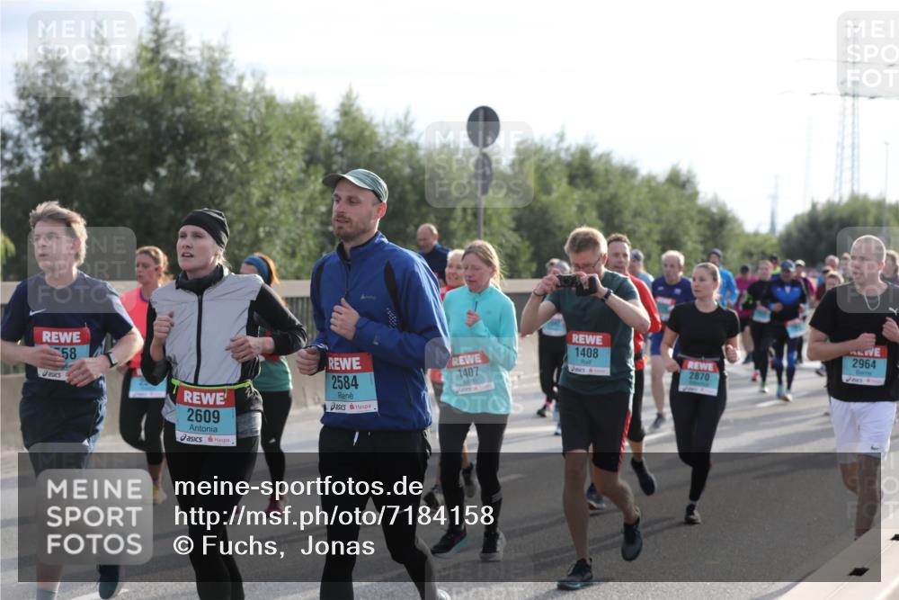 03.10.2024 - Köhlbrandbrückenlauf Fuchs,  Jonas http://msf.ph/oto/7184158 03.10.2024 09:18:37 Position 3 58, 2609, 1408, 2584, 1407, 2870, 2964 meine-sportfotos.de