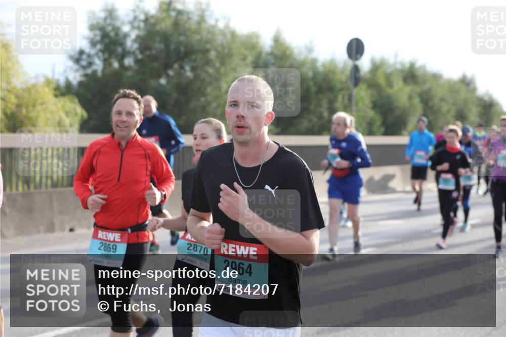 03.10.2024 - Köhlbrandbrückenlauf Fuchs,  Jonas http://msf.ph/oto/7184207 03.10.2024 09:18:40 Position 3 2869, 2870, 2964 meine-sportfotos.de