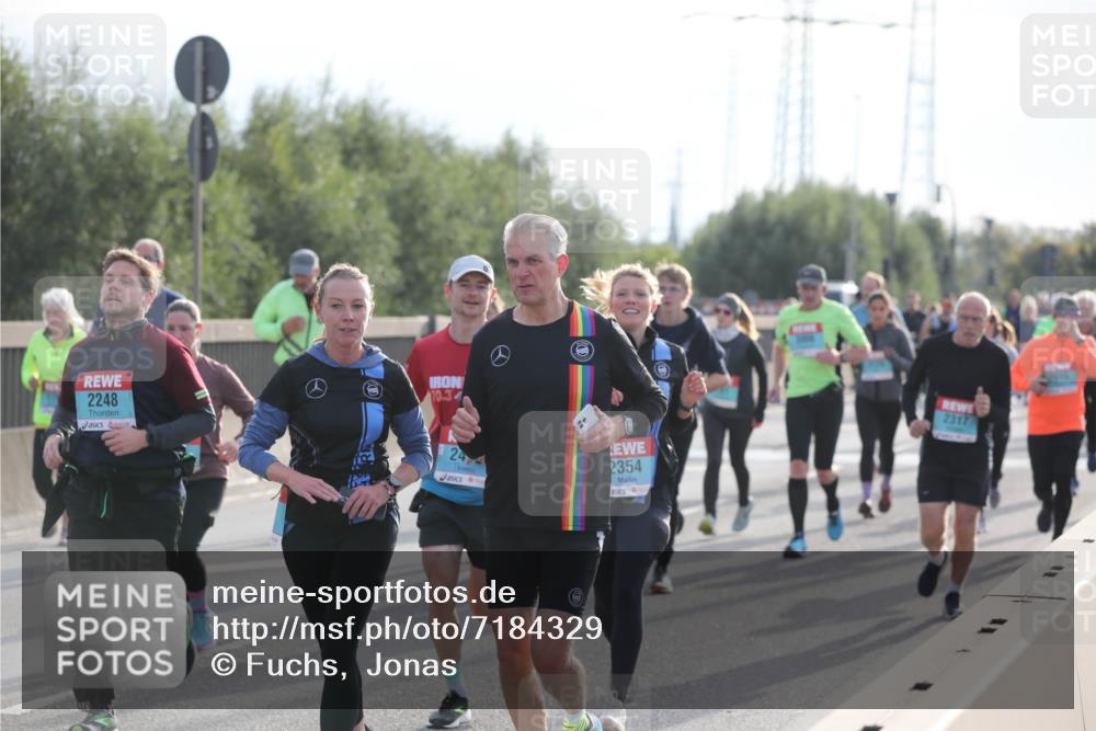 03.10.2024 - Köhlbrandbrückenlauf Fuchs,  Jonas http://msf.ph/oto/7184329 03.10.2024 09:18:49 Position 3 2248, 10, 34, 24, 2354, 2317 meine-sportfotos.de