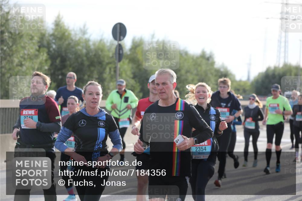03.10.2024 - Köhlbrandbrückenlauf Fuchs,  Jonas http://msf.ph/oto/7184356 03.10.2024 09:18:49 Position 3 2018, 2354 meine-sportfotos.de