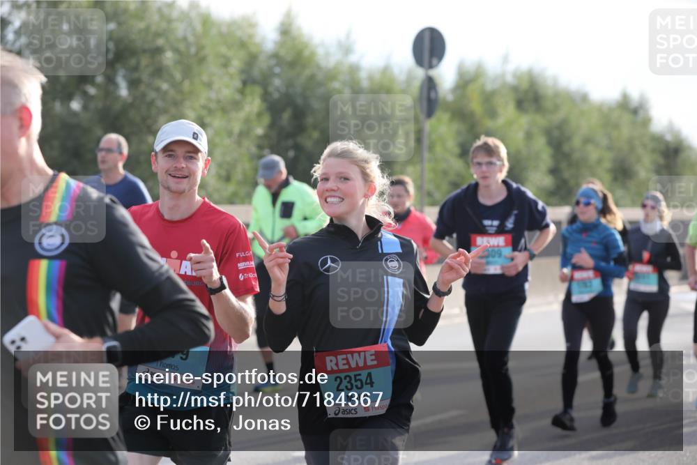 03.10.2024 - Köhlbrandbrückenlauf Fuchs,  Jonas http://msf.ph/oto/7184367 03.10.2024 09:18:51 Position 3 2354, 09 meine-sportfotos.de