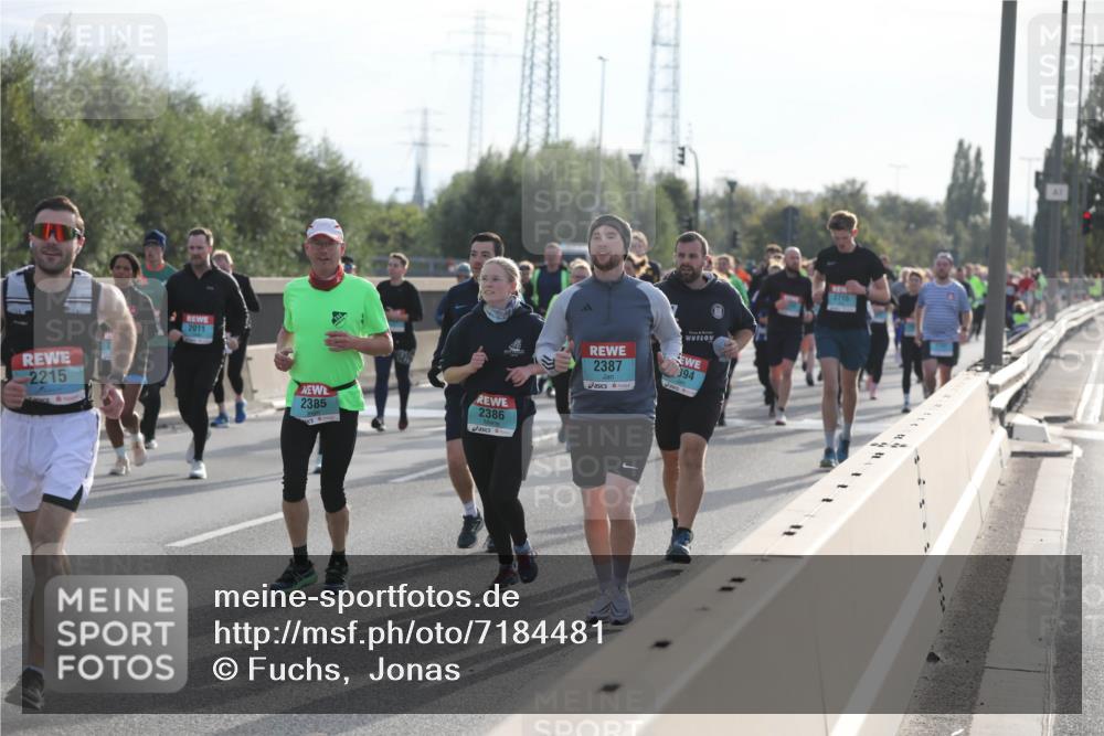 03.10.2024 - Köhlbrandbrückenlauf Fuchs,  Jonas http://msf.ph/oto/7184481 03.10.2024 09:18:58 Position 3 2011, 2215, 2385, 2386, 2387, 394 meine-sportfotos.de