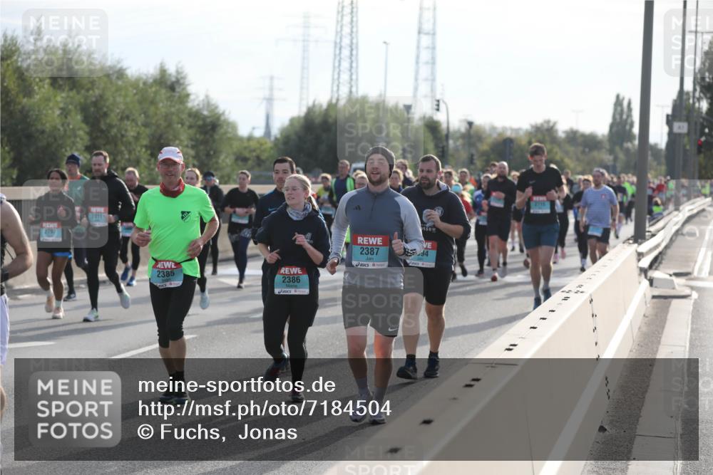 03.10.2024 - Köhlbrandbrückenlauf Fuchs,  Jonas http://msf.ph/oto/7184504 03.10.2024 09:18:58 Position 3 2797, 2011, 2385, 2386, 2387 meine-sportfotos.de