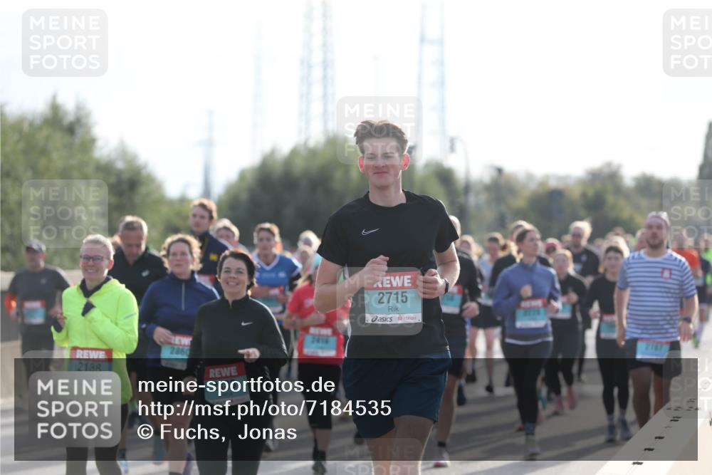 03.10.2024 - Köhlbrandbrückenlauf Fuchs,  Jonas http://msf.ph/oto/7184535 03.10.2024 09:19:03 Position 3 2416, 2860, 2188, 2133, 2715 meine-sportfotos.de