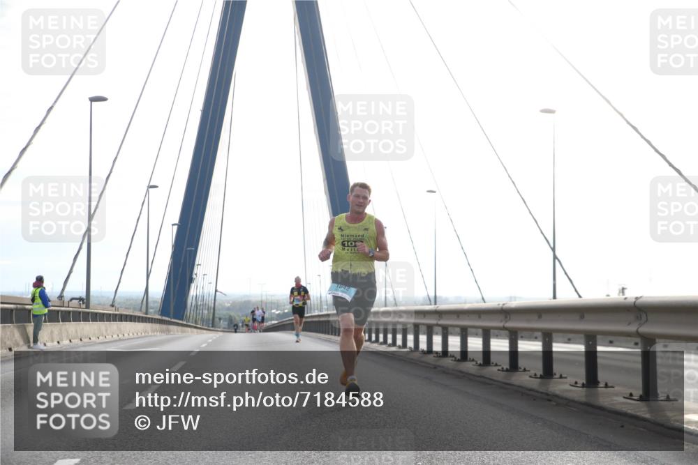 03.10.2024 - Köhlbrandbrückenlauf Jannik Wohlers http://msf.ph/oto/7184588 03.10.2024 09:17:45 Position 1 10, 1042 meine-sportfotos.de